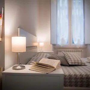 Daire Novella White, Floransa